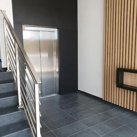 Zamiejska Modern Nowy Apartamentowiec Winda